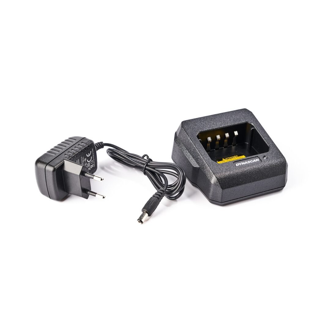 Cargador Dynascan D-6000