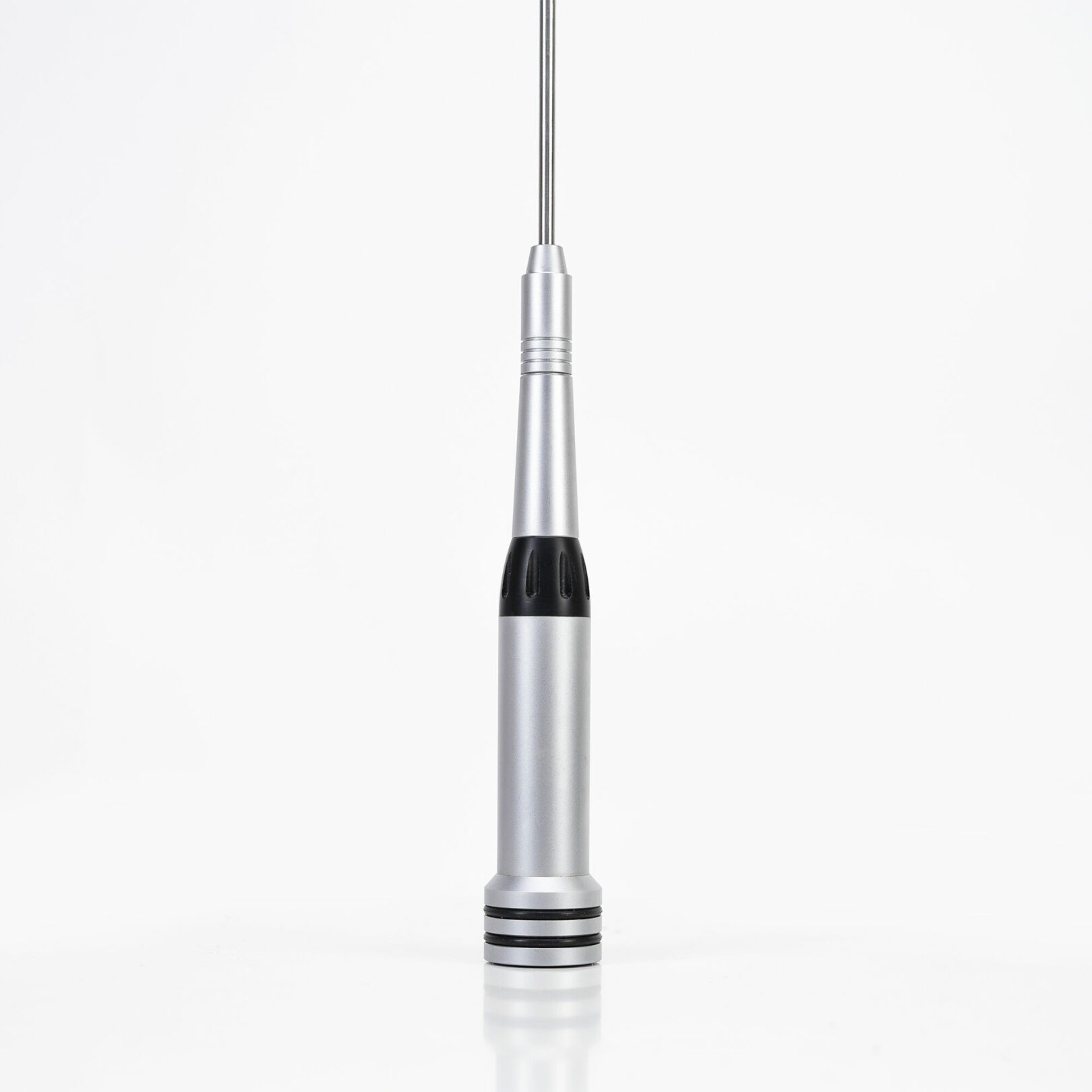 The PNI UF400 is a mobile UHF antenna with magnetic base