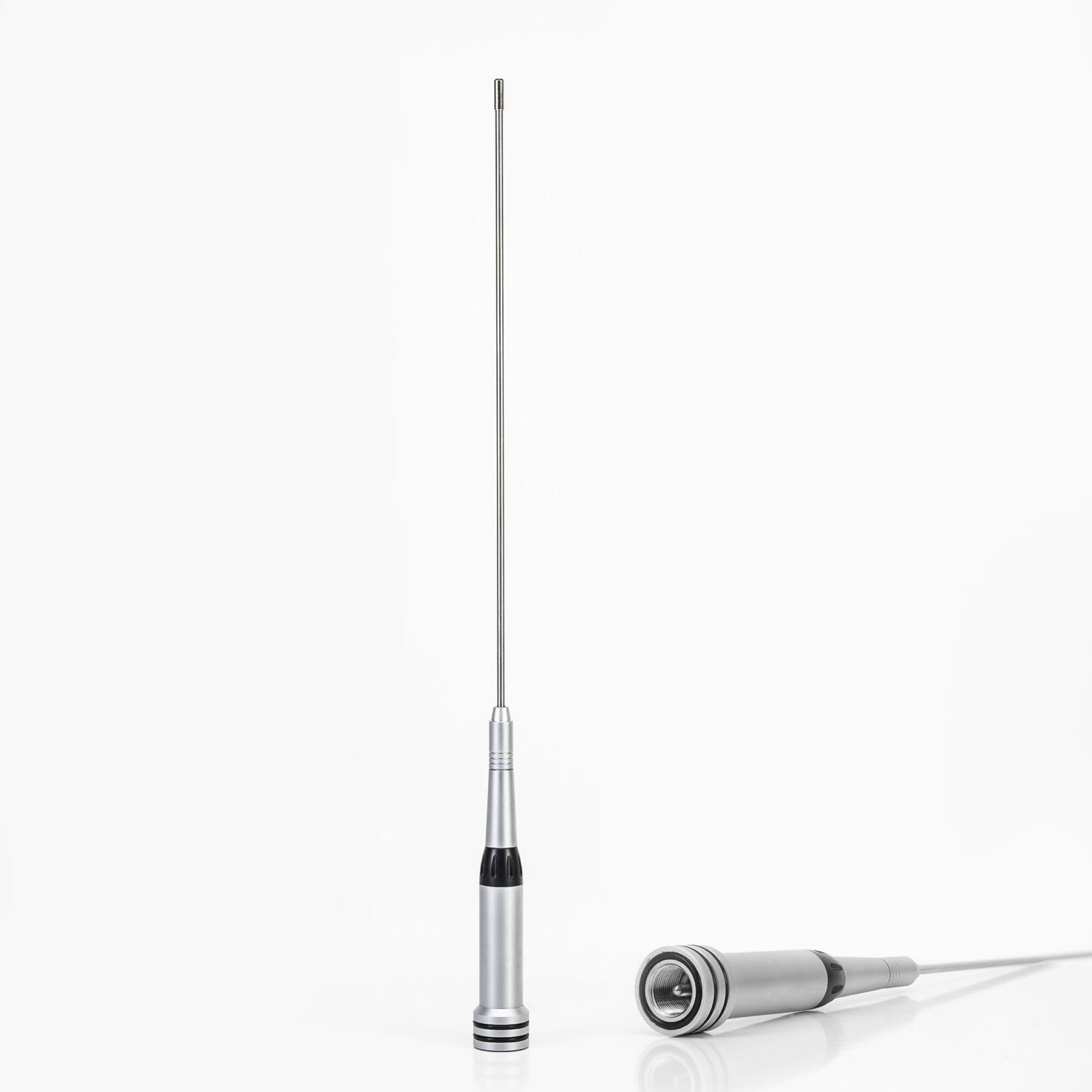 The PNI UF400 is a mobile UHF antenna with magnetic base